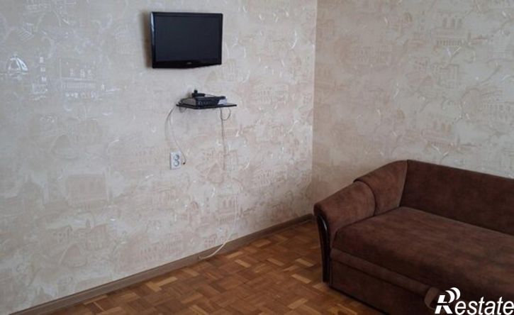 4-комн квартира ул Берегового, 5,  д. 5