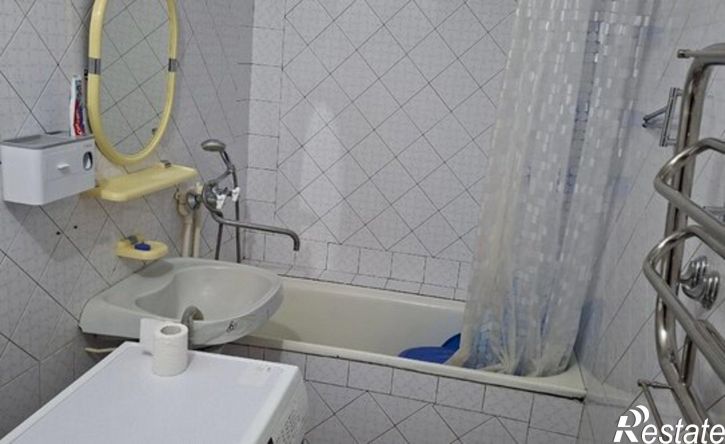 4-комн квартира ул Берегового, 5,  д. 5