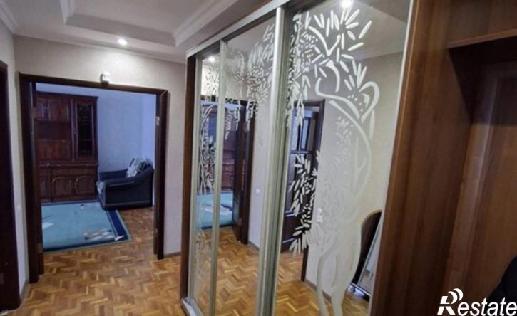 4-комн квартира ул Берегового, 5,  д. 5